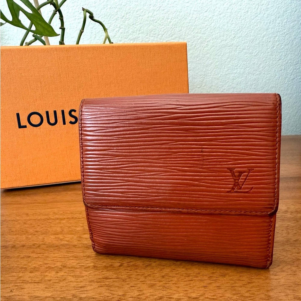 Louis Vuitton Vintage Elise Epi Trifold Cognac Brown Leather Compact Wallet LV